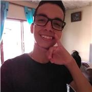 Profesor de español e inglés dicta clases sobre esas materias